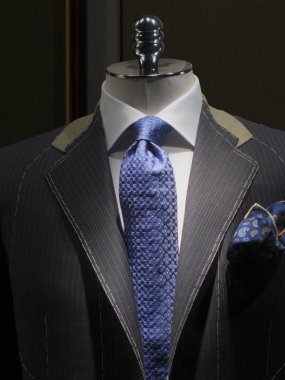 Bir terzi dükkanında (dikey bitmemiş ceket)