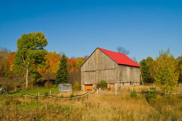 Landscape with an Old Barn — Stock Photo, Image