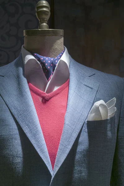 Giacca a quadretti blu chiaro con maglione rosso, camicia, cravatta e manica — Foto Stock