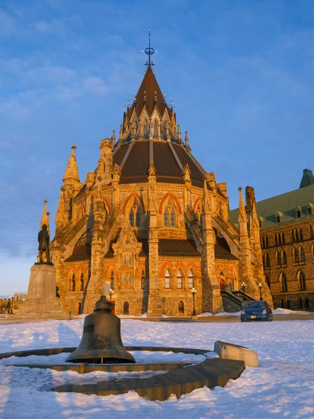 Biblioteca del Parlamento en Ottawa Fotos De Stock Sin Royalties Gratis