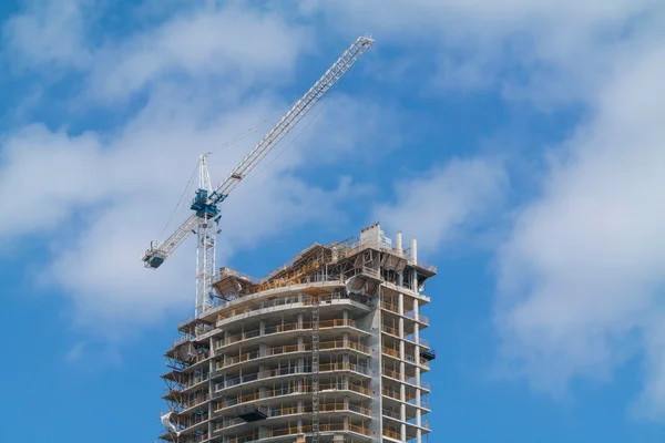 Nieuwe hoogbouw gebouw in aanbouw Stockfoto