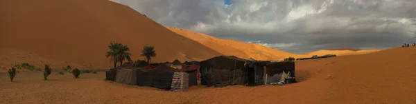 Erg chebbi berberyjskie namiot merzouga Obrazy Stockowe bez tantiem
