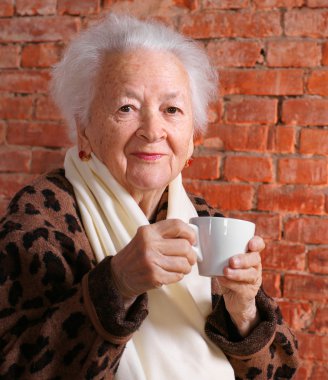 Yaşlı kadın.