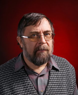 Yaşlı adam.
