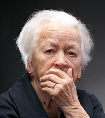 Yaşlı kadın.