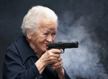 Yaşlı kadın.