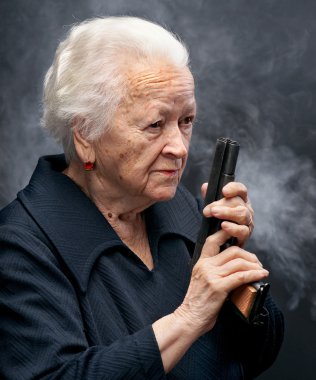 Yaşlı kadın.