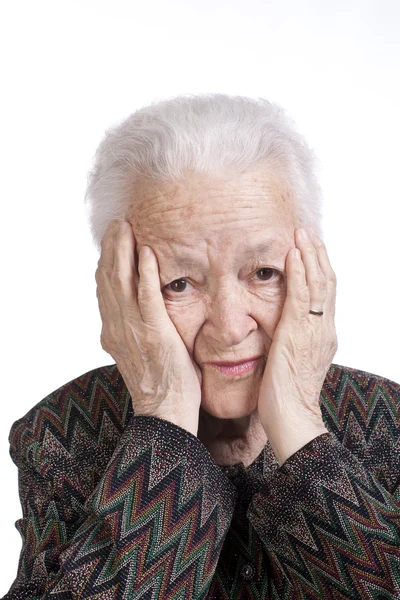 Portret van oude vrouw lijden aan een hoofdpijn — Stockfoto