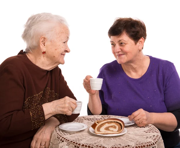 Mor ha kaffe med dottern — Stockfoto