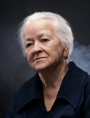 yaşlı kadın portresi