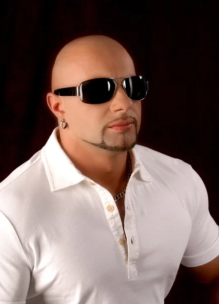 Bald guy wearing fashion sunglasses — Stock Photo, Image