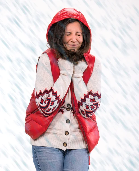 Donna in abiti caldi con neve — Foto Stock