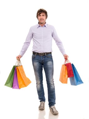 yakışıklı adam alışveriş torbaları