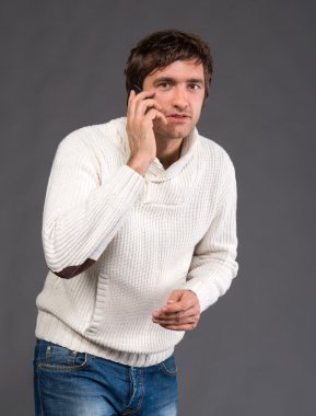 cep telefonu ile yakışıklı adam