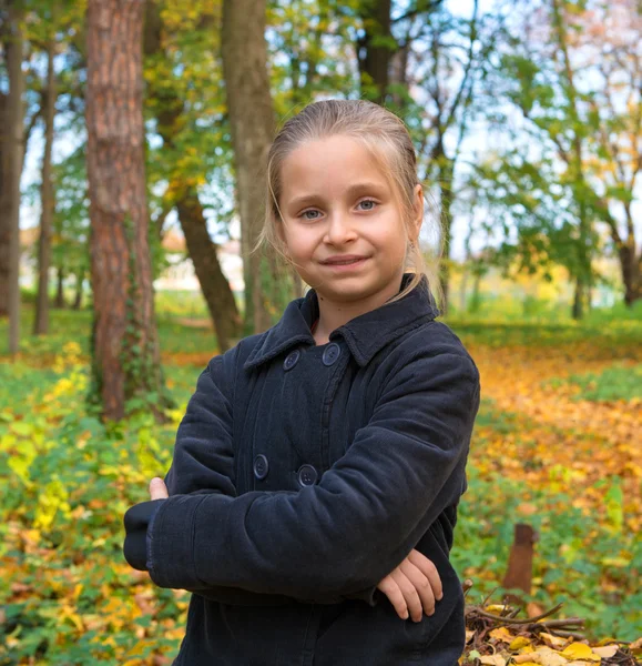 Portrait of smiling little girl — Stock Photo, Image