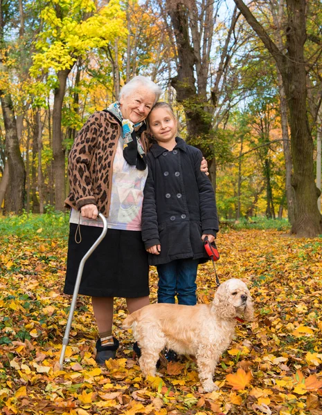 Büyükanne ve çocuk — Stok fotoğraf