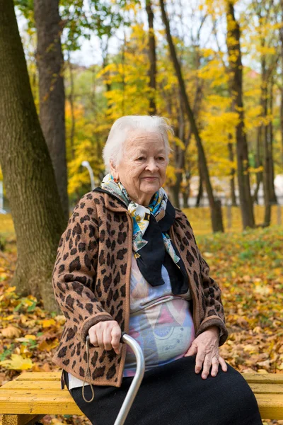 Retrato de mulher velha — Fotografia de Stock