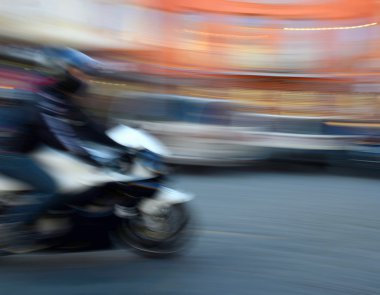 motosikletçi hareket