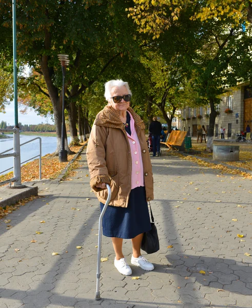 Old woman — Stock Photo, Image