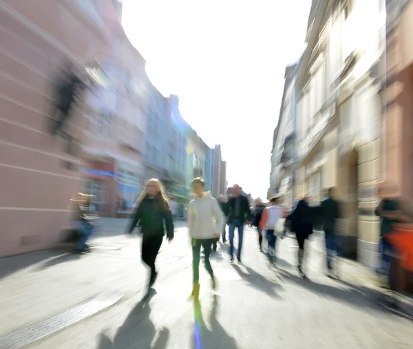 Affrettare la folla di persone — Foto Stock