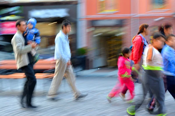 People on urban city street — Stock Photo, Image