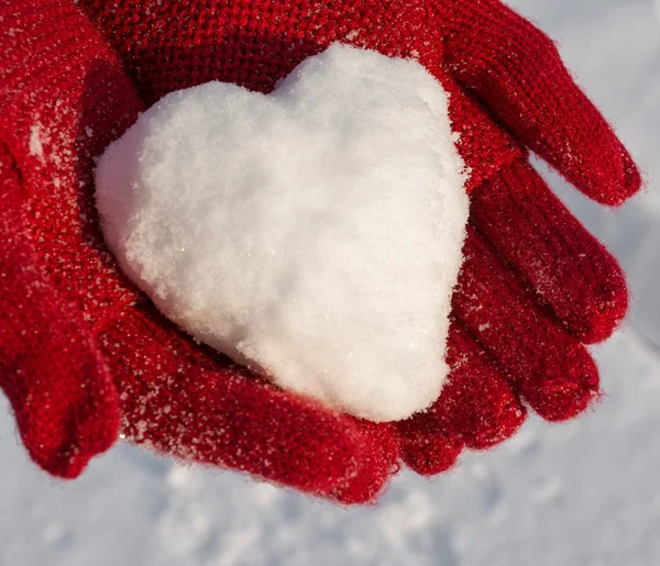 Снежное сердце — стоковое фото