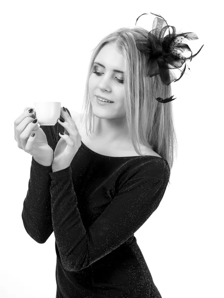 Kvinna njuter av kaffe — Stockfoto