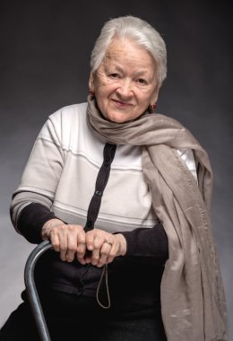 baston yaşlı kadın