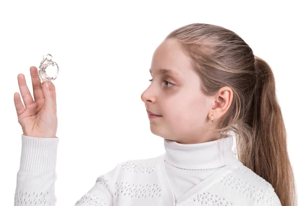 Menina segurando aparelho dentário — Fotografia de Stock