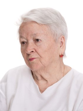 dalgın yaşlı kadın