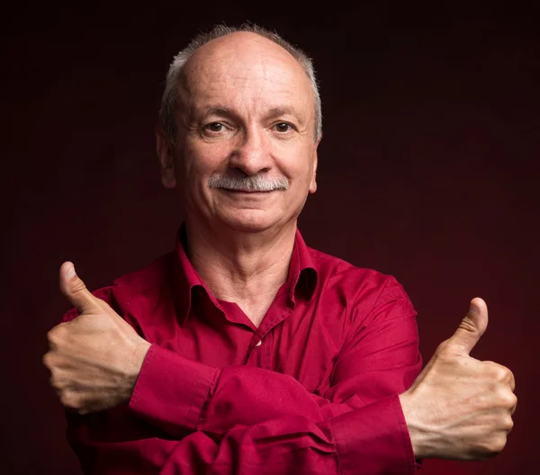 Hombre exitoso haciendo gestos ok suspiro —  Fotos de Stock