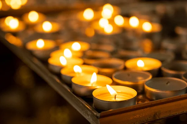 Светящиеся Свечи Греческой Католической Церкви — стоковое фото