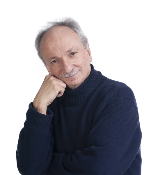 Sénior Sorrindo Homem Suéter Posando Estúdio Sobre Fundo Branco — Fotografia de Stock