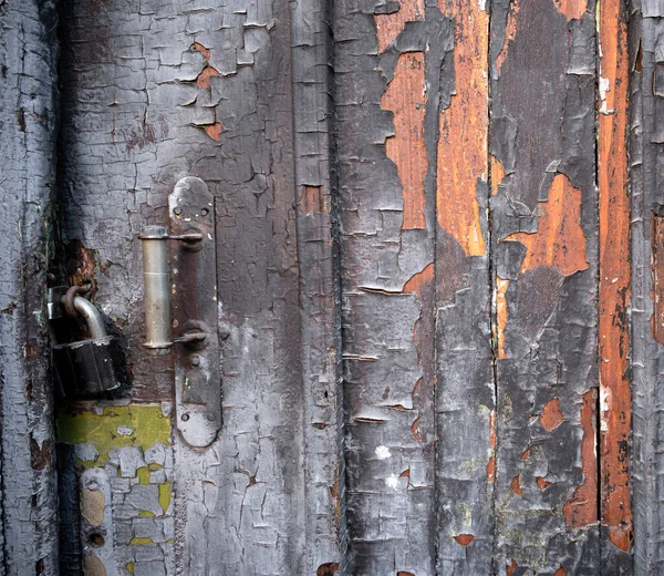 Ραγισμένη Μπογιά Μια Ξύλινη Πόρτα Αφηρημένο Φόντο Έτοιμο Για Σχεδιασμό — Φωτογραφία Αρχείου