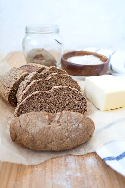 Ev yapımı ekşi ekmek. Çeltik unundan yapılmış.