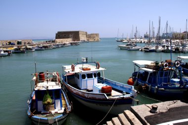 Girit limanında Iraklio