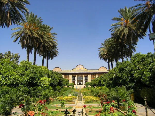 Seyahat Iran: Narenjastan sarayda Shiraz