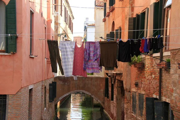 Viagem Itália: lavagem a seco em Veneza — Fotografia de Stock