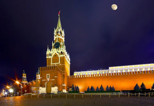 De torens van Moskou het kremlin — Stockfoto