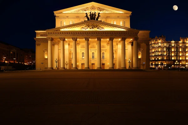 在晚上的莫斯科大剧院。莫斯科。俄罗斯 — 图库照片