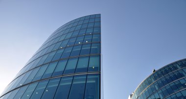 binalar ve gökyüzü