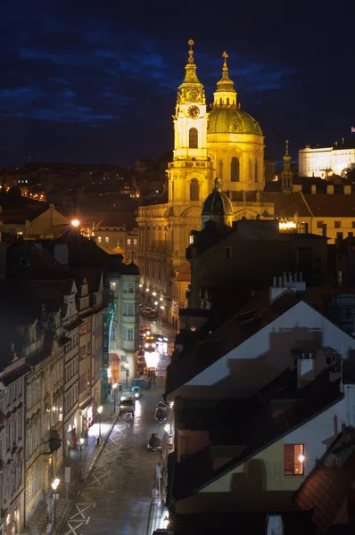 St. Nicholas-katedralen i Mala Strana, Praha – stockfoto