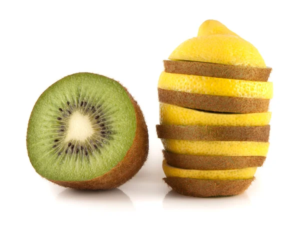 Isolated lemon and kiwi slices tower (half kiwi) — Stock Photo, Image