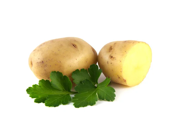 Aardappel met gesneden helft en groene peterselie geïsoleerd — Stockfoto