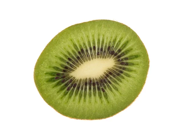 Fatia isolada de kiwi (close-up) em branco — Fotografia de Stock