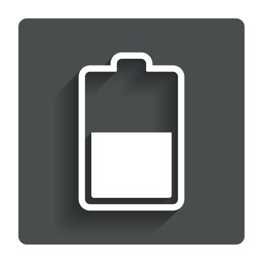 Pil yarım seviye işareti simgesi. düşük elektrik.