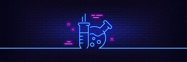 Neon ışık efekti. Kimya laboratuarı ikonu. Laboratuvar matarası işareti. Analiz sembolü. 3D çizgi neon ışıklı ikon. Tuğla duvar afişi. Kimya laboratuarı taslağı. Vektör