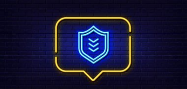 Neon ışığı konuşma balonu. Kalkan hattı simgesi. Koruma sembolü. İş güvenliği işareti. Neon ışıklı arka plan. Kalkan parlama hattı. Tuğla duvar afişi. Vektör