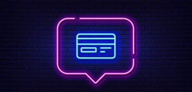 Neon ışığı konuşma balonu. Kredi kartı simgesi. Banka ödeme yöntemi işareti. Çevrimiçi alışveriş sembolü. Neon ışıklı arka plan. Kredi kartı parlama hattı. Tuğla duvar afişi. Vektör
