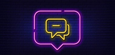 Neon ışığı konuşma balonu. İleti satırı simgesi. Sohbet tabelası. Konuşma balonu sembolü. Neon ışıklı arka plan. Mesaj parlama hattı. Tuğla duvar afişi. Vektör